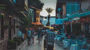 Read more about the article Top-Notch Places to Visit on Your Road Trip to Vietnam