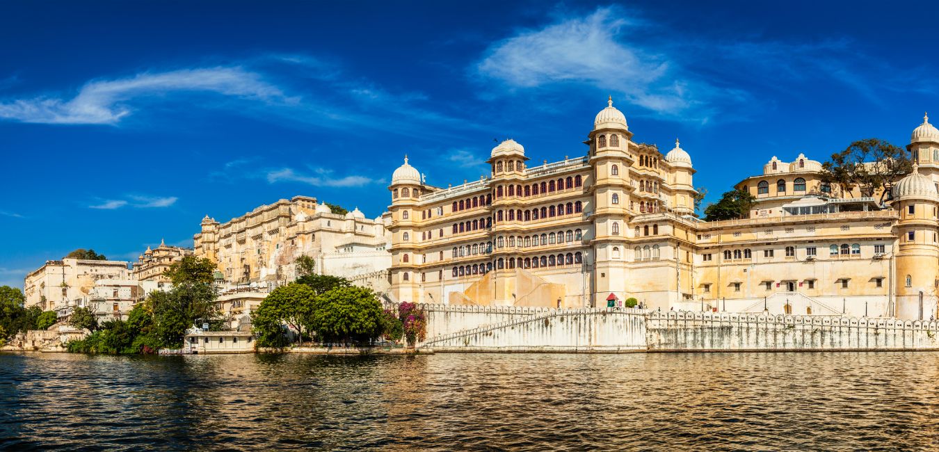 Read more about the article 14 Magnificent & Peaceful Places To Visit In India In June