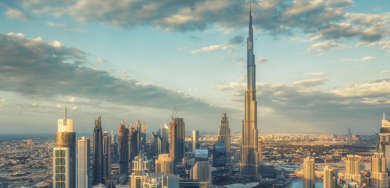 Read more about the article Explore UAE: 7 Emirates of UAE, Attractions, Shopping, & More
