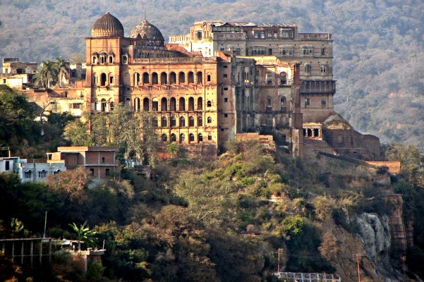 Historical places in jammu - thetripsuggest