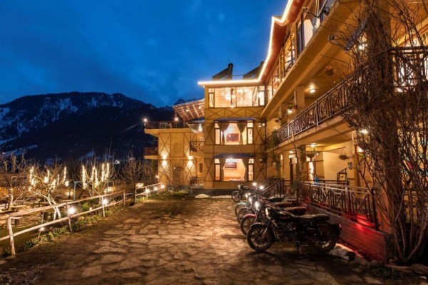 best places to eat in manali - thetripsuggest