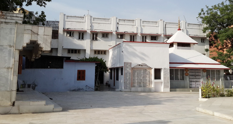 best ashram in haridwar - thetripsuggest