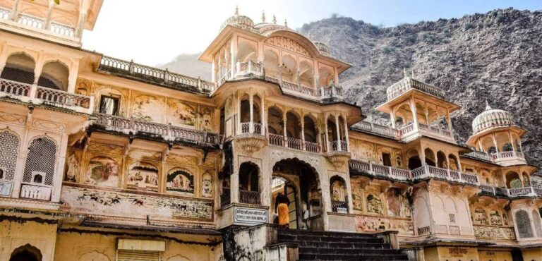 Historical places in Jaipur - thetripsuggest