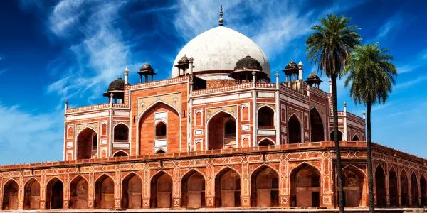 famous monuments in Delhi - thetripsuggest