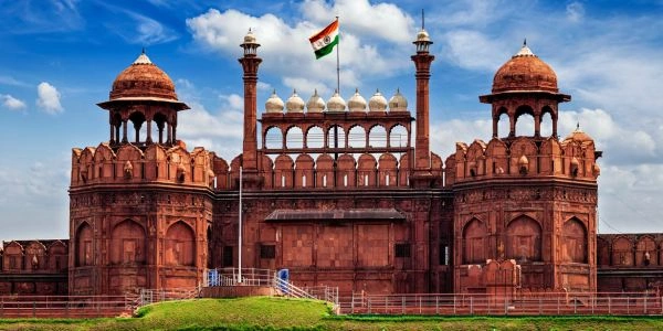 famous monuments in Delhi - thetripsuggest