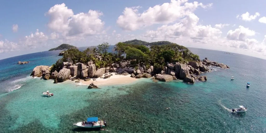 Chuckles Rocks - Best Scuba Diving Spots in Seychelles